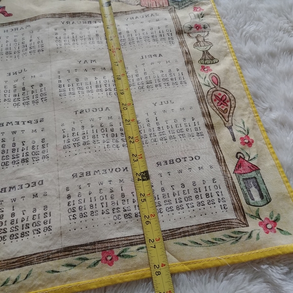 1982 Kitchen Towel Vintage Calendar - Picture 3 of 4